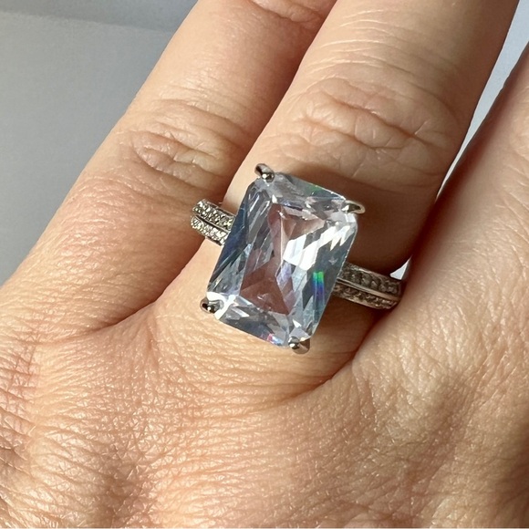Silver Square Faux Diamond Ring size 7 - Picture 1 of 7